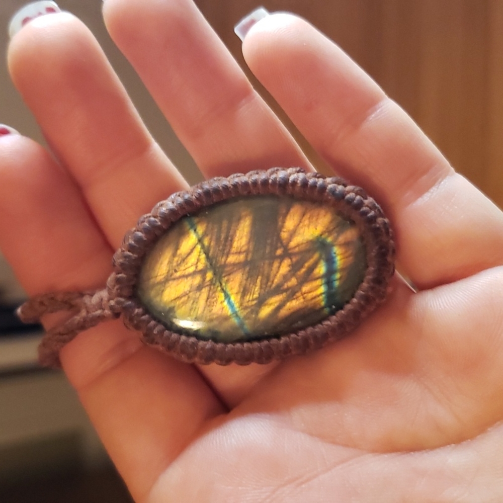 Beautiful Labradorite Stone Macrame Pendant Necklace